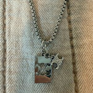 Silver Triomphe Pendant Necklace